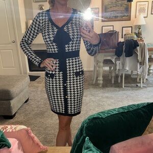Taylor Black & White Houndstooth Long Sleeve Knit Dress